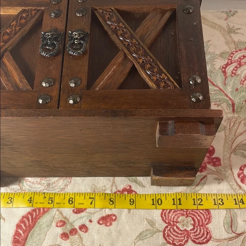 Vintage Wooden 3 Drawer Felt Lined Musical Jewelry Box Lion Door Pulls Amazing
